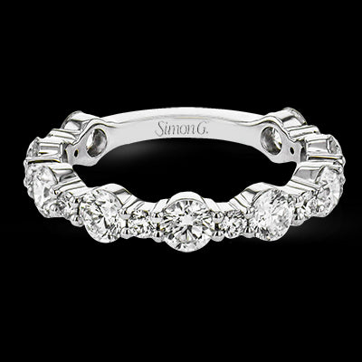 Right Hand Ring in 18k Gold with Diamonds