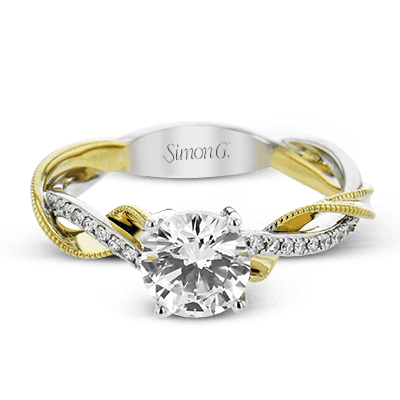 Engagement Ring in 18k Gold with Diamonds