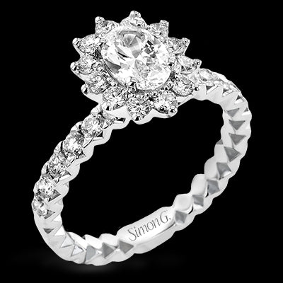 Engagement Ring in 18k Gold with Diamonds