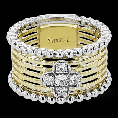Right Hand Ring in 18k Gold with Diamonds