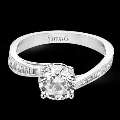 Engagement Ring in 18k Gold