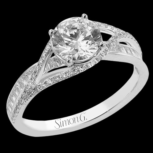 Engagement Ring in 18k Gold with Diamonds