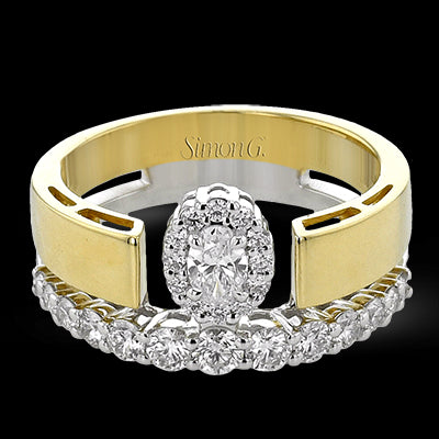 Right Hand Ring in 18k Gold with Diamonds