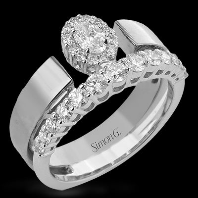 Right Hand Ring in 18k Gold with Diamonds