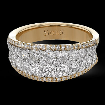 Right Hand Ring in 18k Gold with Diamonds