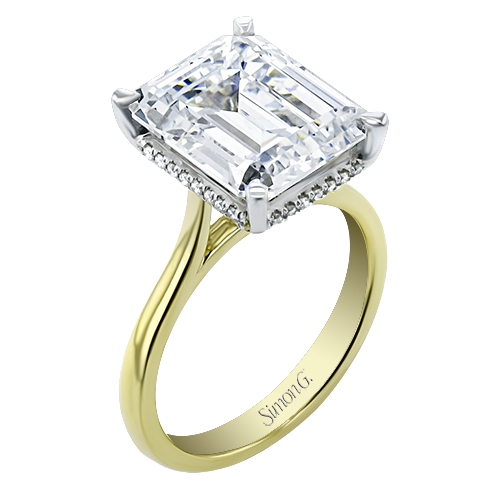 Engagement Ring in 18k Gold with Diamonds