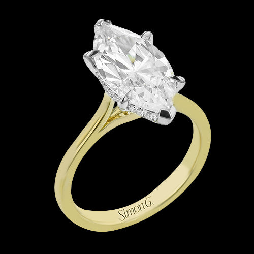 Engagement Ring in 18k Gold with Diamonds