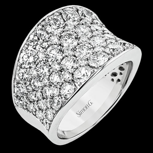 Right Hand Ring in 18k Gold with Diamonds