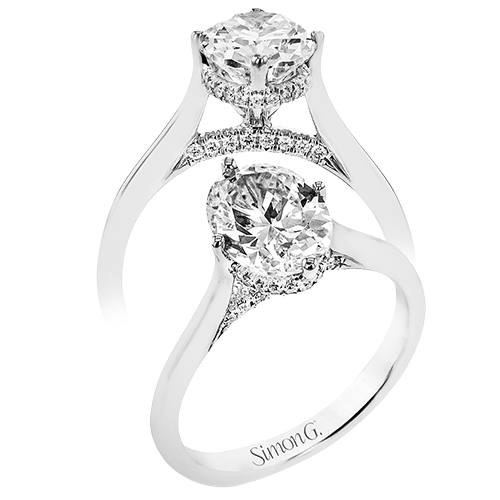 Engagement Ring in 18k Gold with Diamonds
