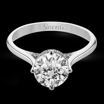 Engagement Ring in 18k Gold with Diamonds