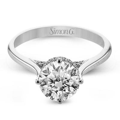 Engagement Ring in 18k Gold with Diamonds