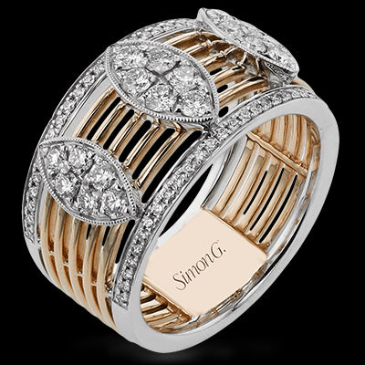 Right Hand Ring in 18k Gold with Diamonds