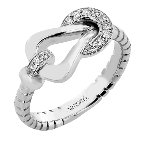 Right Hand Ring in 18k Gold with Diamonds