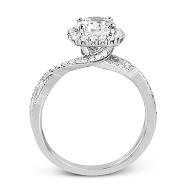 Engagement Ring in 18k Gold with Diamonds