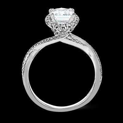 Engagement Ring in 18k Gold with Diamonds