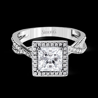 Engagement Ring in 18k Gold with Diamonds