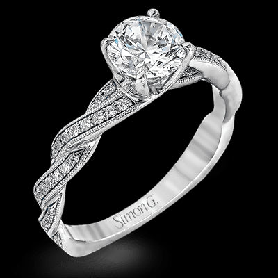 Engagement Ring in 18k Gold with Diamonds