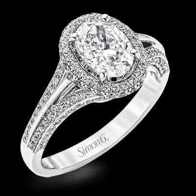 Engagement Ring in 18k Gold with Diamonds