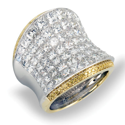 Right Hand Ring in 18k Gold
