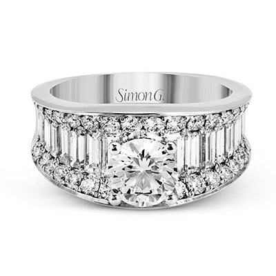 Engagement Ring in 18k Gold with Diamonds