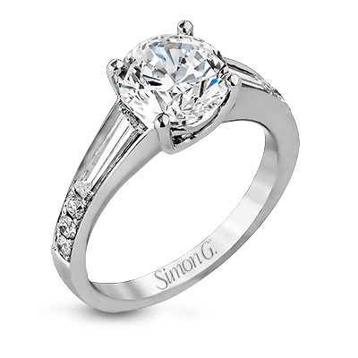 Engagement Ring in 18k Gold with Diamonds