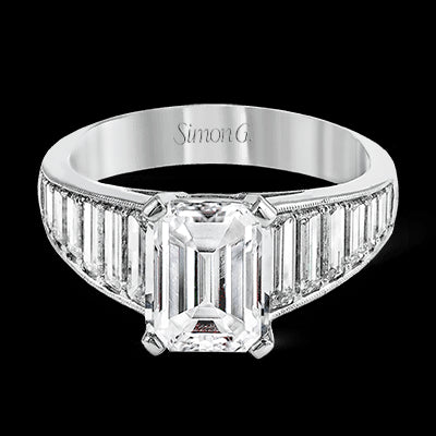 Engagement Ring in 18k Gold