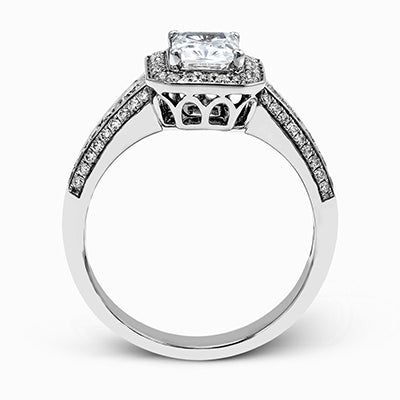 Engagement Ring in 18k Gold with Diamonds
