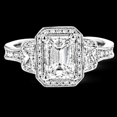 Engagement Ring in 18k Gold with Diamonds