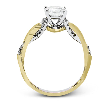 Engagement Ring in 18k Gold with Diamonds