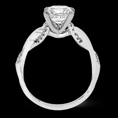 Engagement Ring in 18k Gold with Diamonds