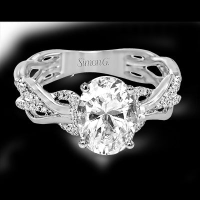 Engagement Ring in 18k Gold with Diamonds