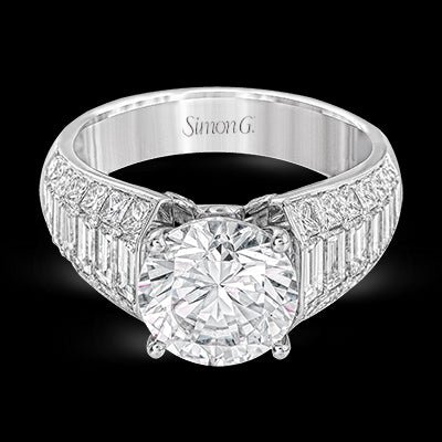 Engagement Ring in 18k Gold