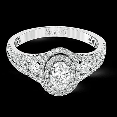 Engagement Ring in 18k Gold with Diamonds