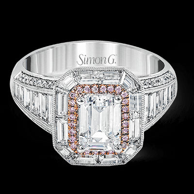 Engagement Ring in 18k Gold with Diamonds