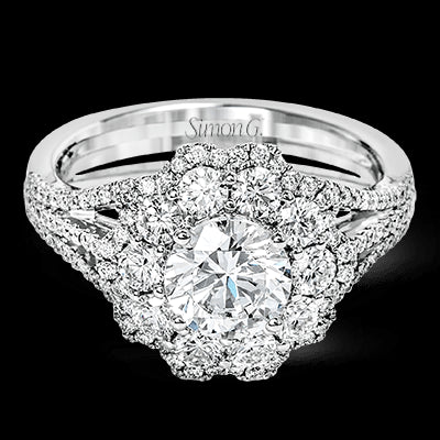 Engagement Ring in 18k Gold with Diamonds
