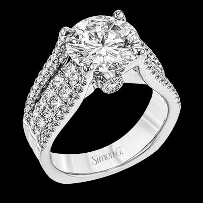 Engagement Ring in 18k Gold with Diamonds