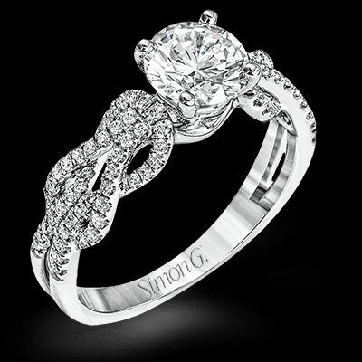 Engagement Ring in 18k Gold with Diamonds