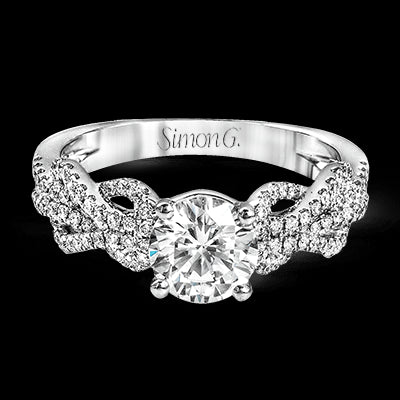 Engagement Ring in 18k Gold with Diamonds