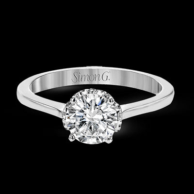 Engagement Ring in 18k Gold with Diamonds