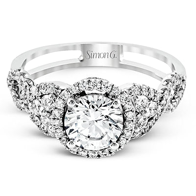 Engagement Ring in 18k Gold with Diamonds