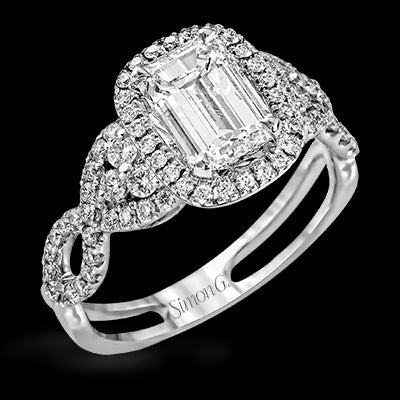 Engagement Ring in 18k Gold with Diamonds