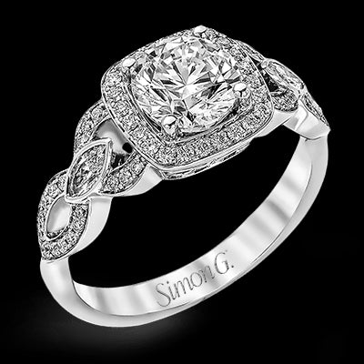 Engagement Ring in 18k Gold with Diamonds