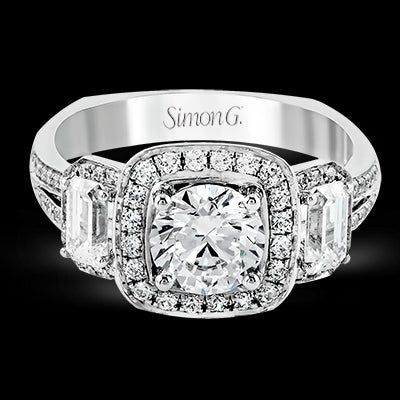 Engagement Ring in 18k Gold with Diamonds