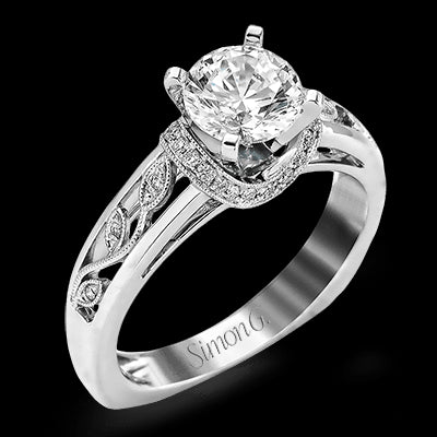 Engagement Ring in 18k Gold with Diamonds