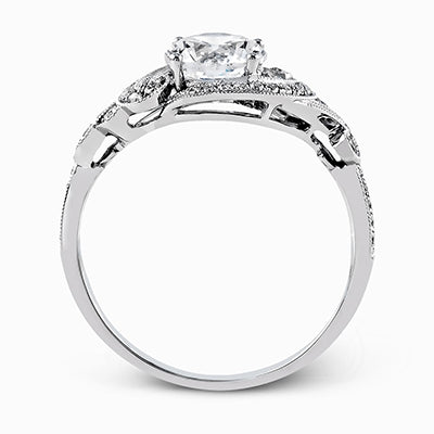 Engagement Ring in 18k Gold with Diamonds