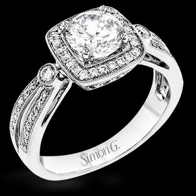 Engagement Ring in 18k Gold with Diamonds