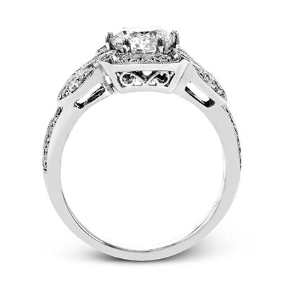 Engagement Ring in 18k Gold with Diamonds