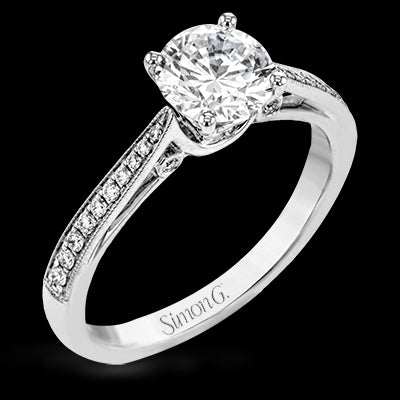 Engagement Ring in 18k Gold with Diamonds