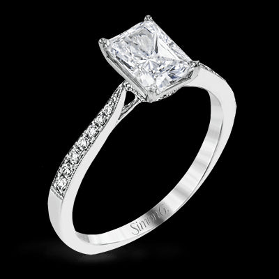 Engagement Ring in 18k Gold with Diamonds