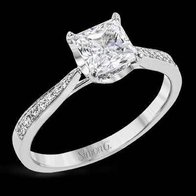 Engagement Ring in 18k Gold with Diamonds